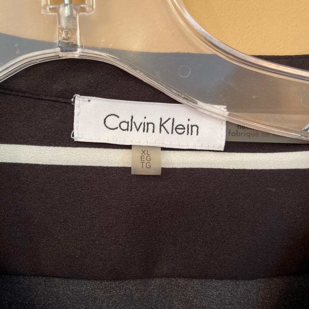 Calvin Klein - Picture 2 of 3